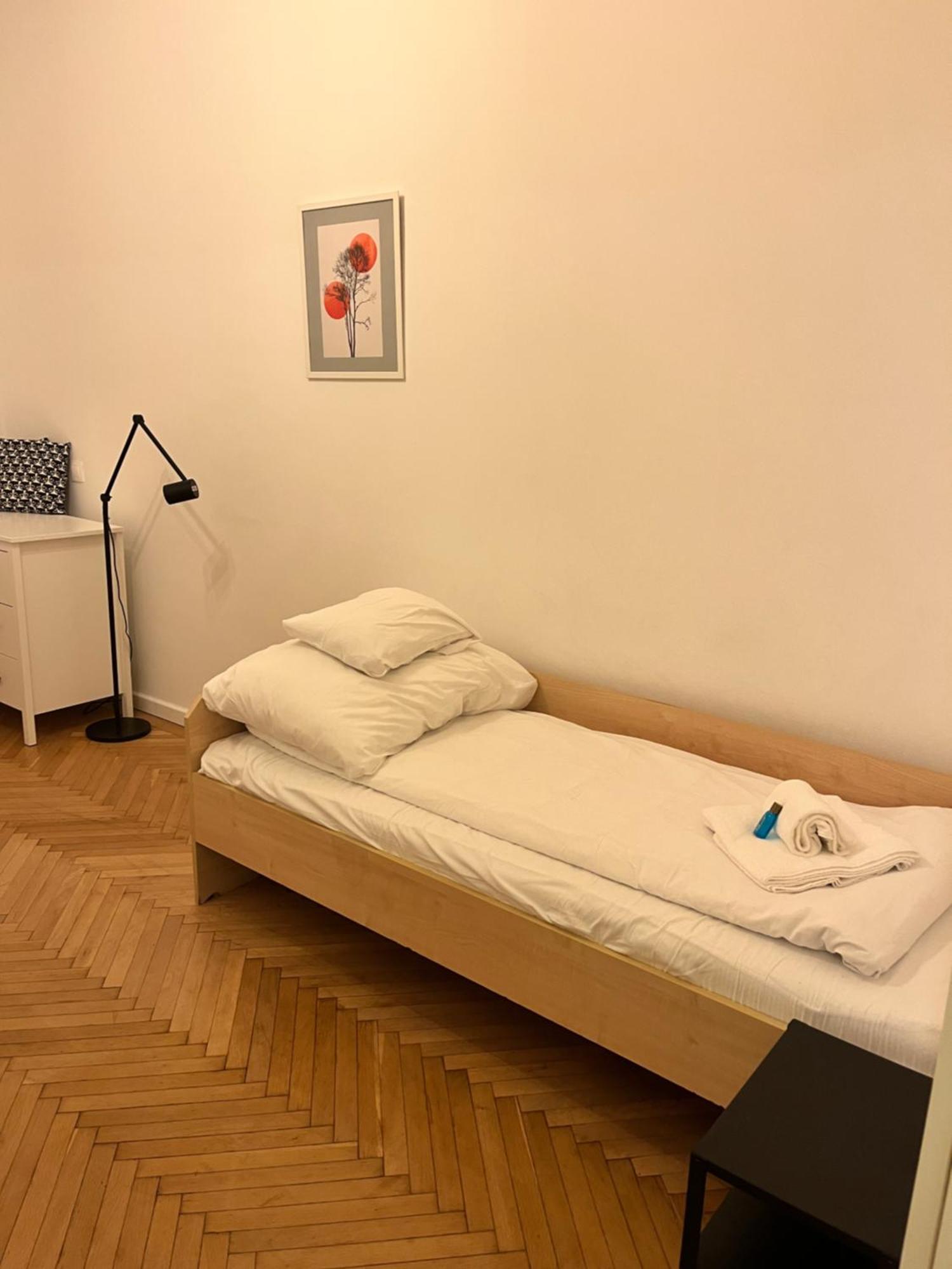 Modern 3br Free Parking Prime Location Apartment