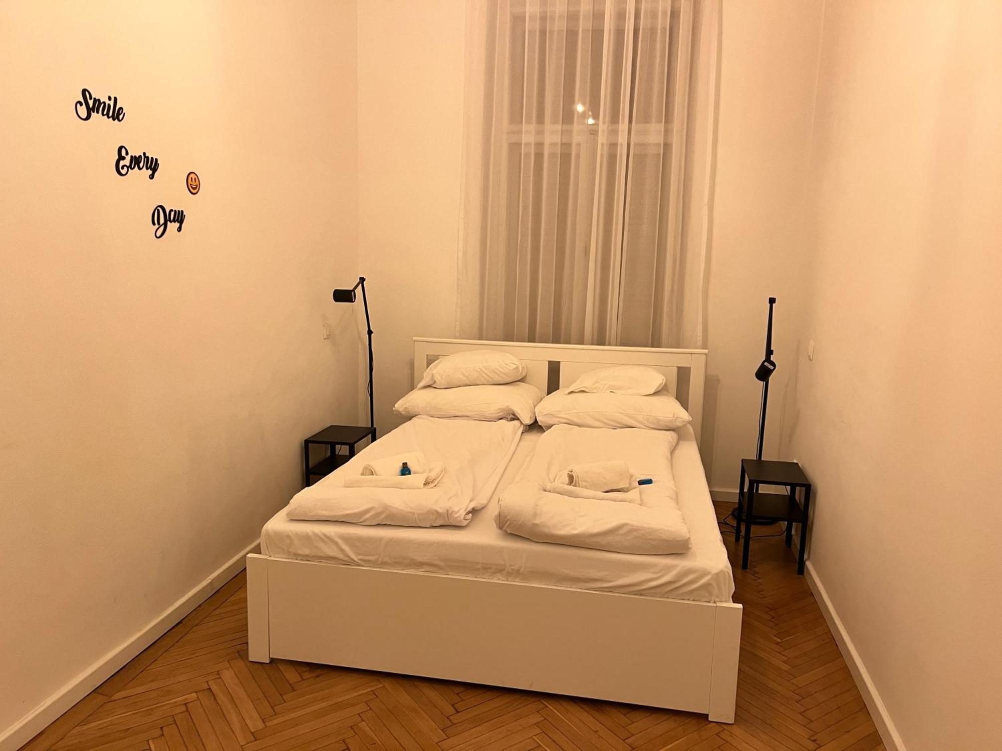 Apartment Modern 3br Free Parking Prime Location *